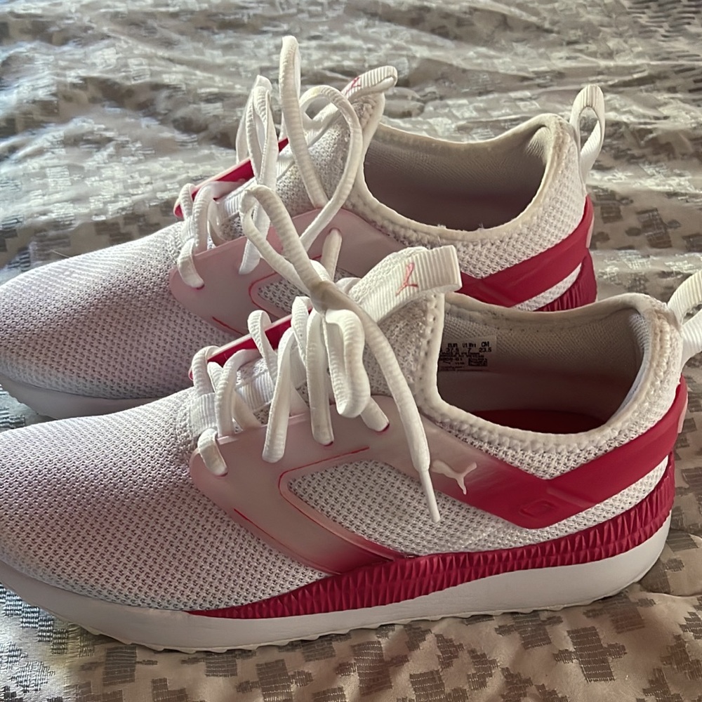 Puma running shoes I have only worn them 1 time there are no spots on the shoes